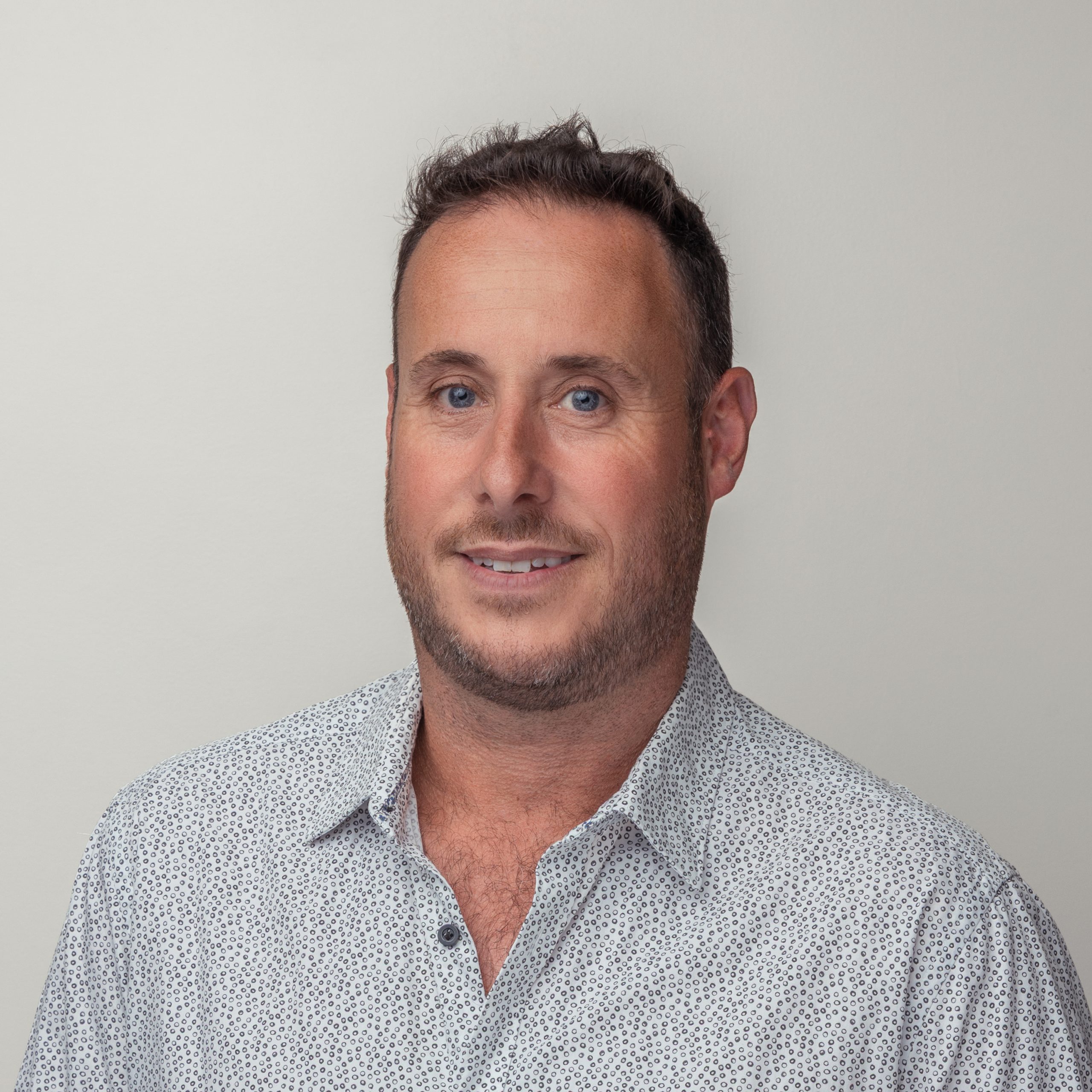 Tim Bloos Tim Bloor – Eastern Bridge Education